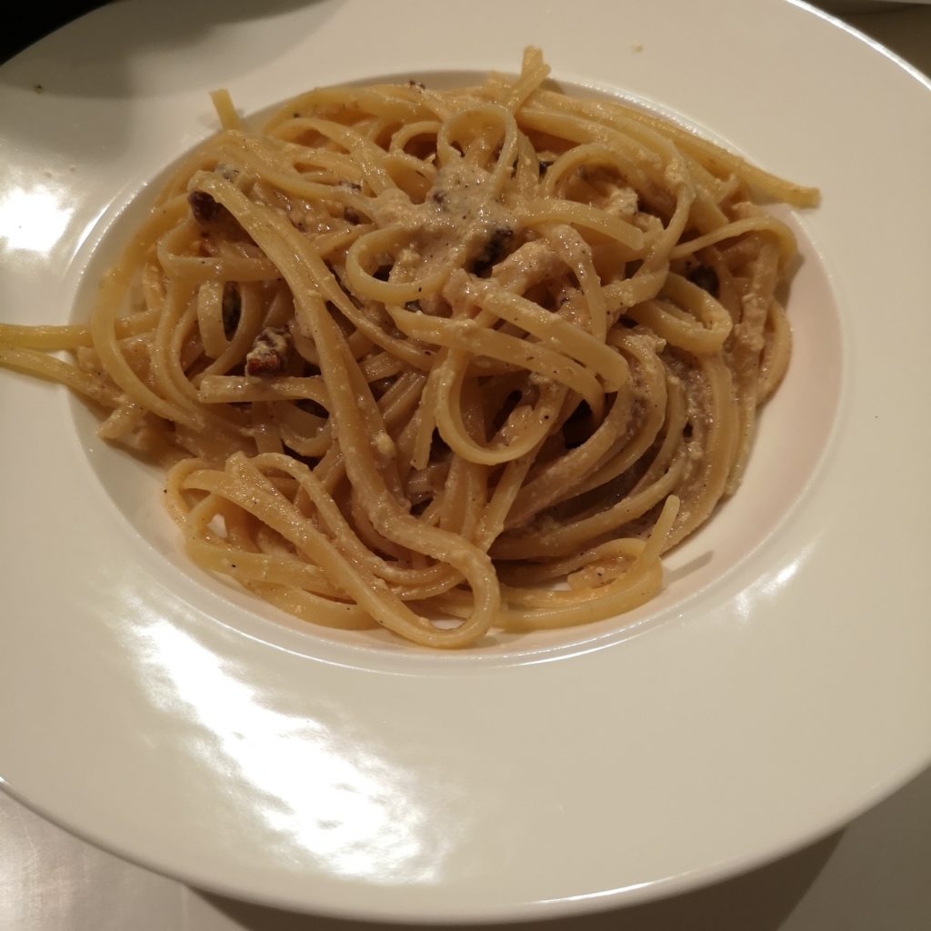 Pasta Nudeln Linguini Carbonara